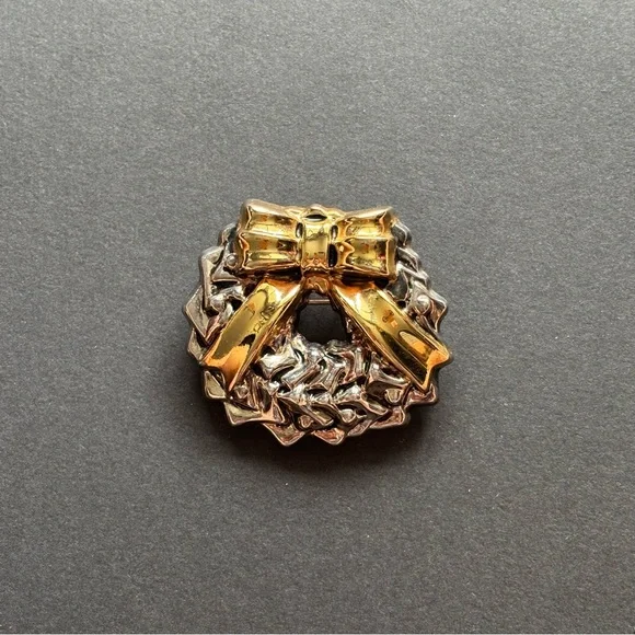 Best Silver & Gold Wreath Brooch - Picture 3 of 3